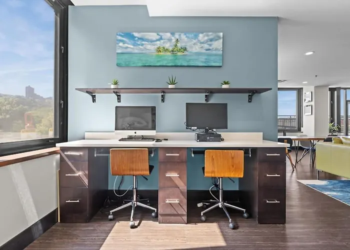 Apartment 2br Downtown With Gym & Deck *